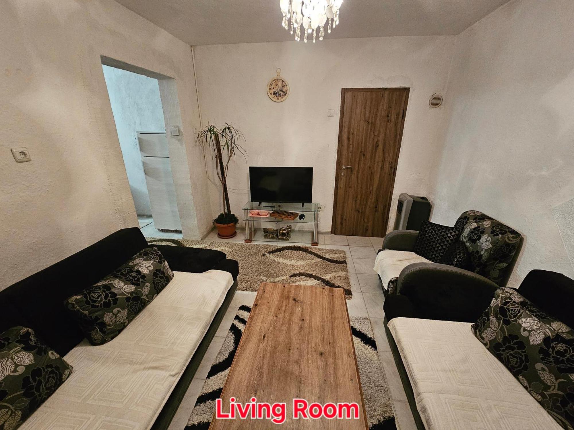 Hushida Apartment